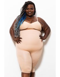 Modelarea pantalonilor scurți push-up împotriva celulitei – mărimea „XL”.
