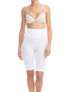 Modelarea pantalonilor scurți push-up împotriva celulitei