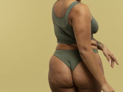 Îmbrăcăminte anticelulitică și modelatoare: colanți, capris, pantaloni scurți și maiouri pentru purtare zilnică